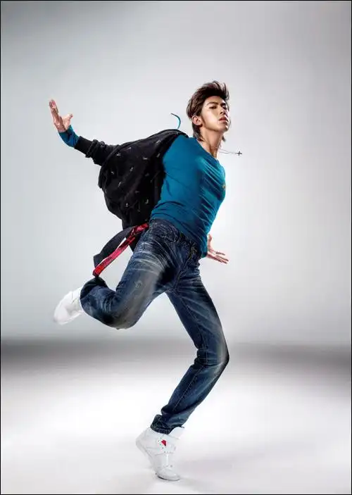 【柒の汉子】show show较好身材