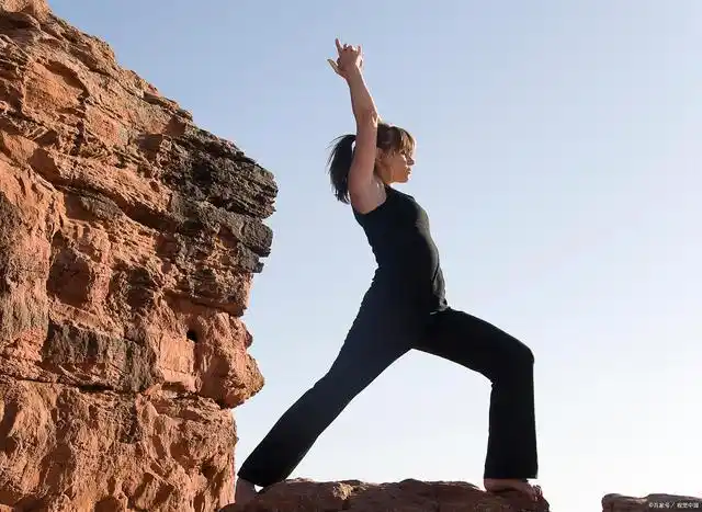 充满力量与温情的战士类体式