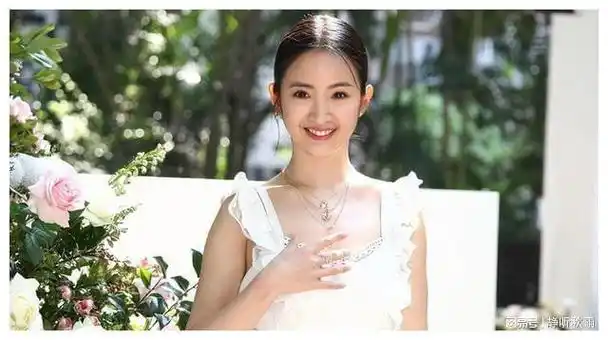 林依晨个人经历也十分坎坷,但她从未放弃,一直努力拼搏.