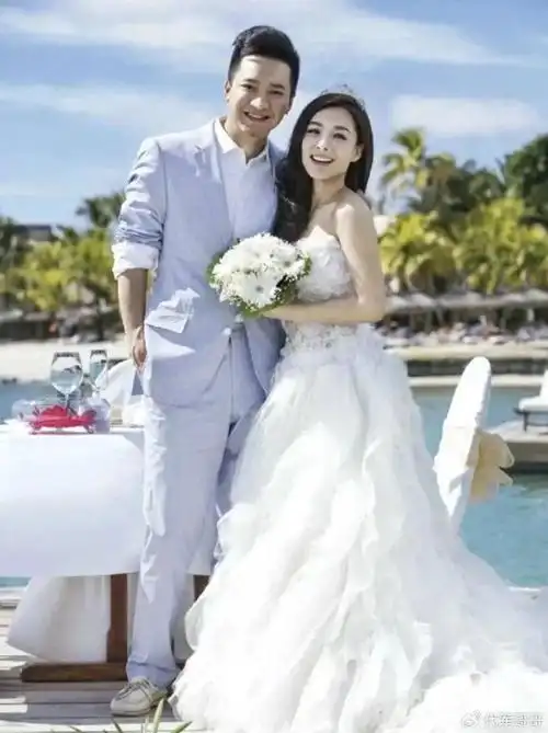 盘点娱乐圈40对明星夫妻婚纱照,哪对最惊艳?