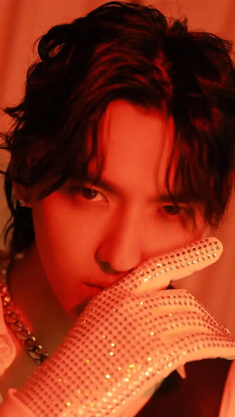 吴亦凡帅气高清手机壁纸图片