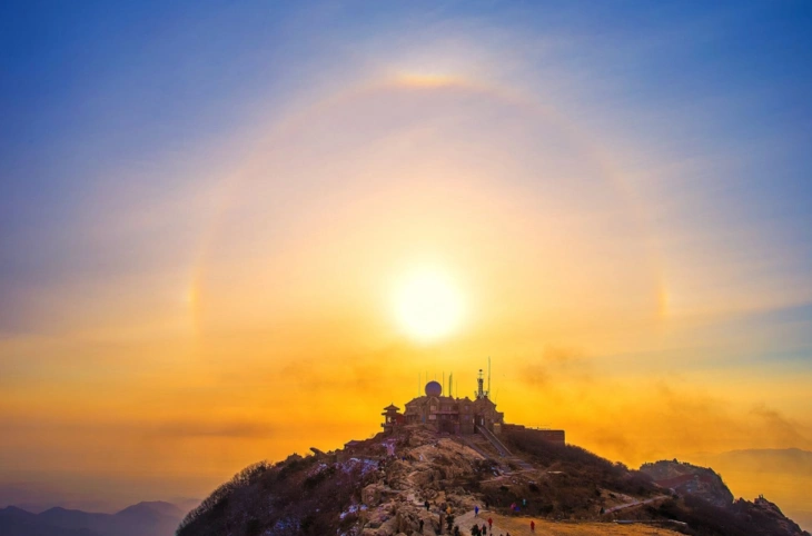 815816登顶天下第一山泰山看旭日东升一览众山小两日活动
