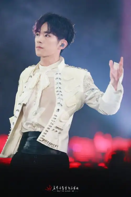 tfboys-易烊千玺易烊千玺六周年舞台