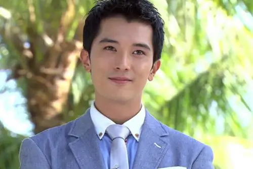 【图】贺军翔和邱泽对比照 同类型撞脸傻傻分不清