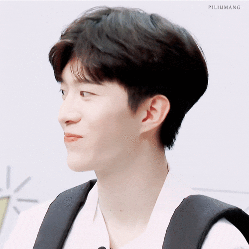 范丞丞微博粉丝数突破2300万被越来越多爱意包围的小朋友