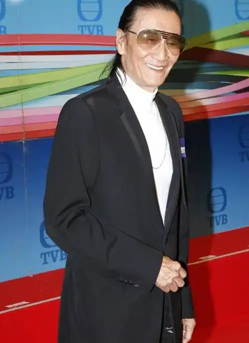 谢贤年轻时容貌有多惊艳?网友:10个谢霆锋也没他帅_时候_年代_萧十一