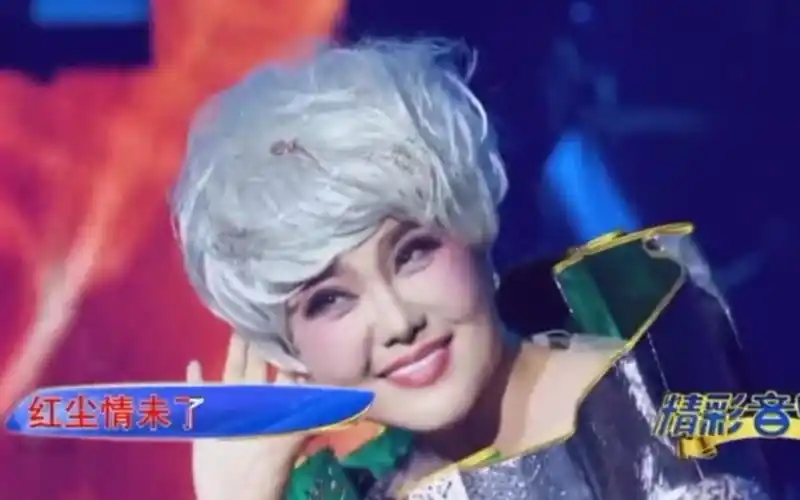 乌兰图雅新皮银荷裹身躲汉子的柔情都在这首歌里月亮知道