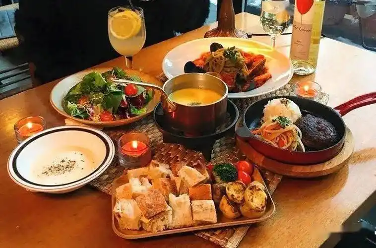 异乡的食堂_午餐时间