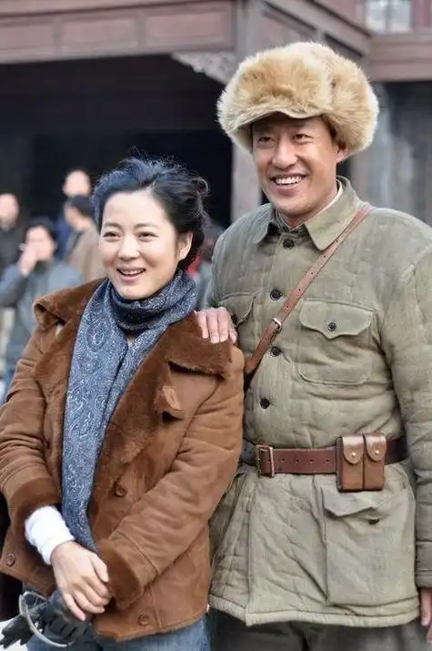 著名演员于震:被前妻泼尽脏水,为何现任妻子辛月依然敢嫁?