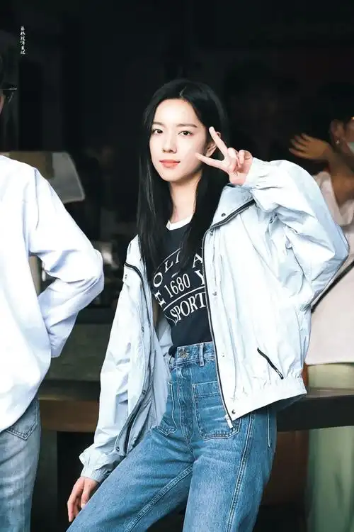 #庄达菲吃饭跑步和恋爱##陈飞宇庄达菲情侣写真#