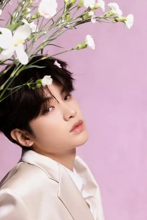 黄明昊美诺品牌全球代言人