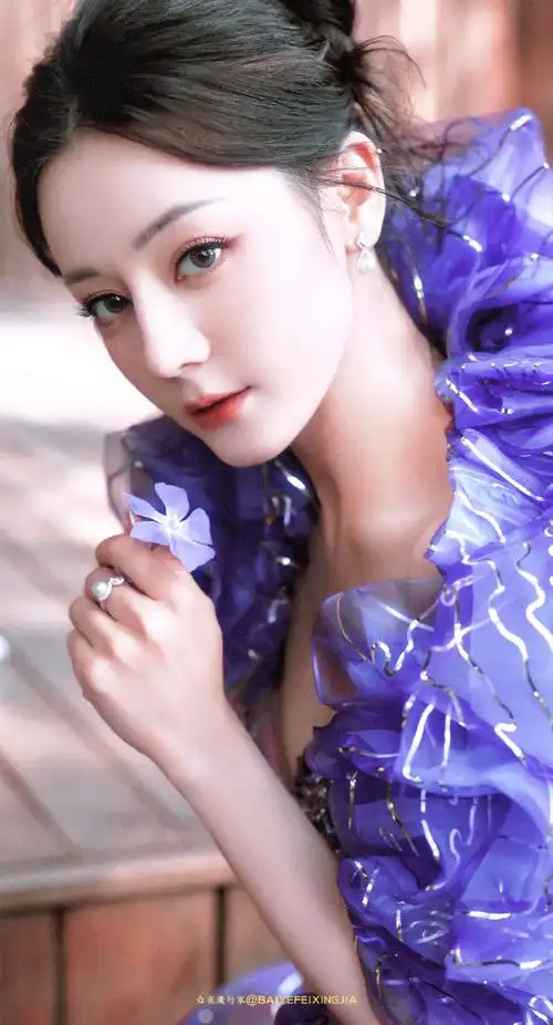 迪丽热巴紫罗兰公主