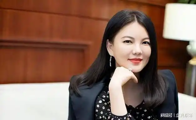 47岁李湘宣布退休财富自由乐享余下人生