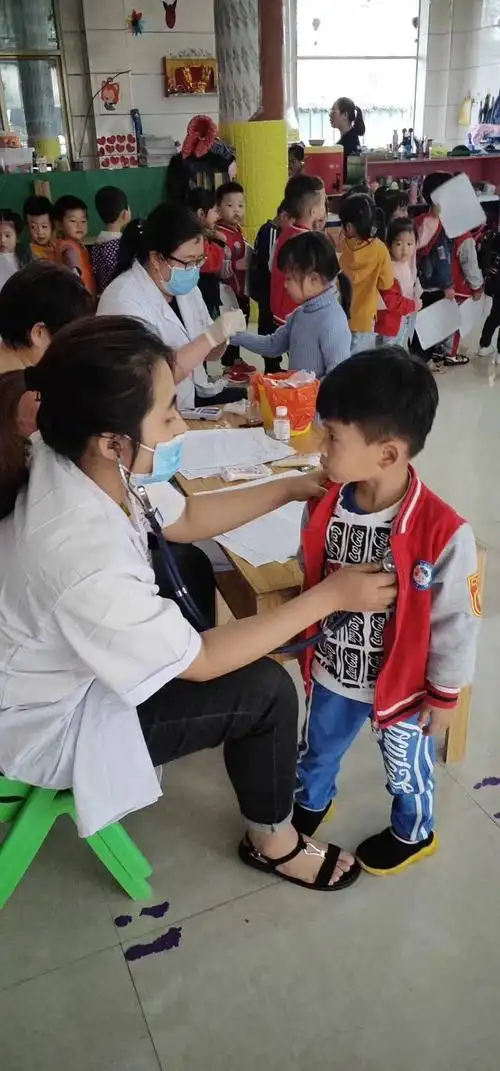 宝贝体检很勇敢