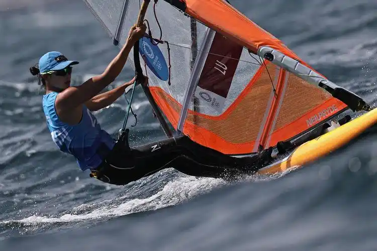 第20金!ra:x级女子帆船 卢云秀