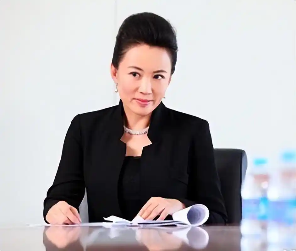 马丽:国家一级演员的戏剧人生与家庭幸福 马丽,这位国家一级演员,凭借