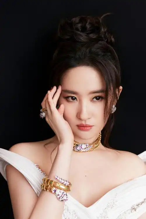 刘亦菲  in  bvlgari