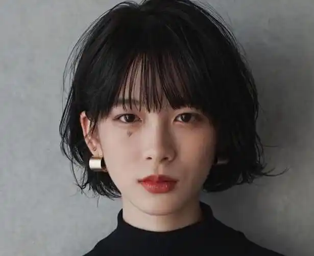 40岁的女人头发别乱剪2020最流行的4种短发换上显年轻更好看