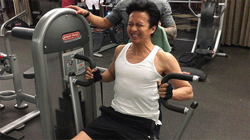 邓超为戏60天瘦40斤,大夏天穿长衣裤,走路都需要孙俪扶