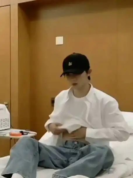 马嘉祺|腹肌_新浪新闻