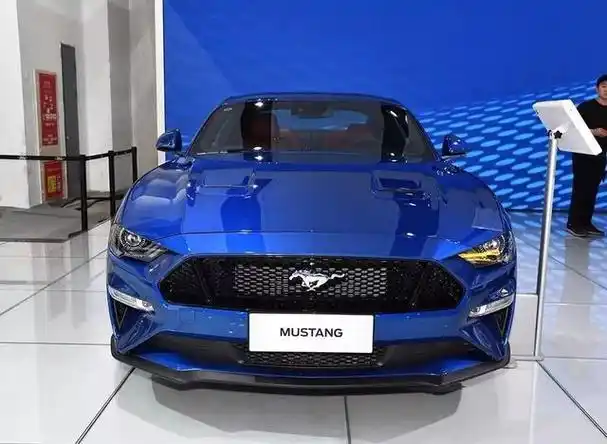 极品飞车电影中的野马片段(当极品飞车遇上变形金刚)(13)