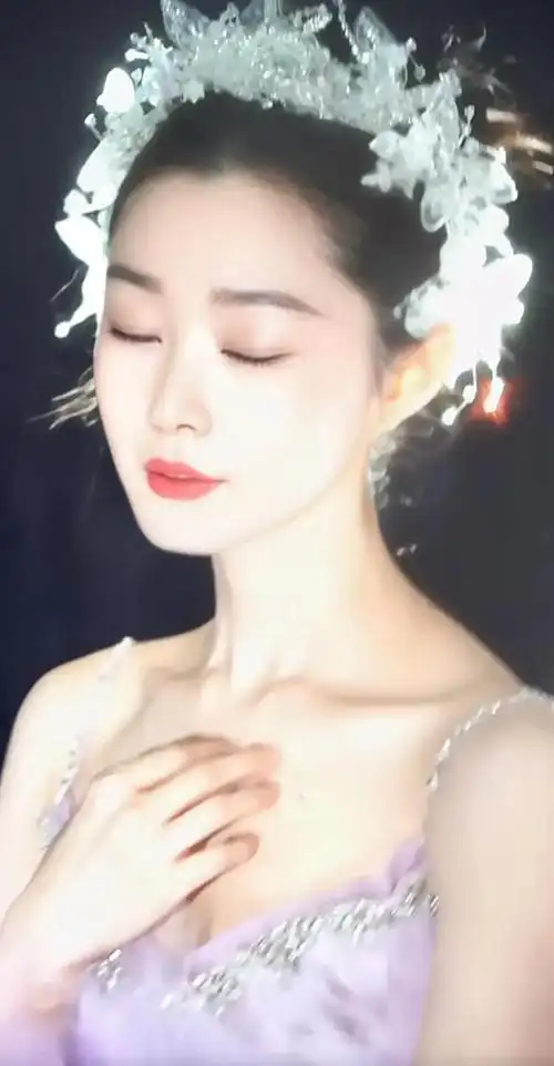 宋轶的颜值真抗打,美到发光!|恋情|白敬亭|结婚照_网易订阅