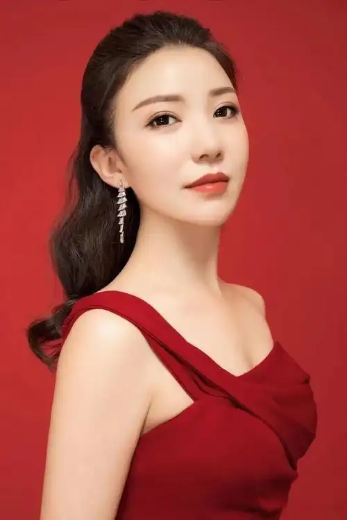 金莎,女,北京电视台主持人