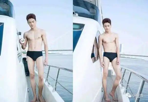 许凯晒腹肌人鱼线照,网友直呼:这身材也太可了!