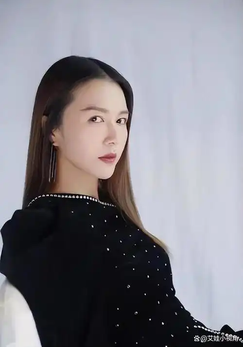 妻子是谭维维现在40岁没孩子平凡日子过得依旧很幸福