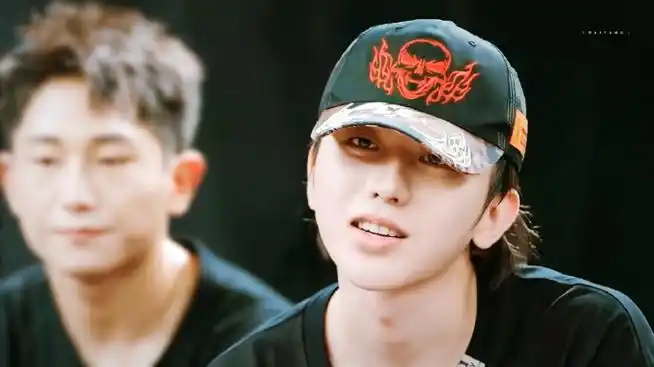 蔡徐坤范思哲全球品牌代言人#    有些事是不可以开玩笑的,比如喜欢你