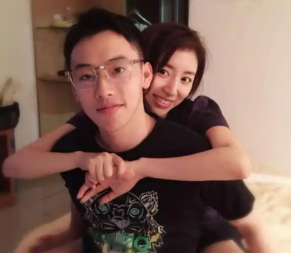 她被誉为体操女神身高163却嫁给了158的邹凯如今后悔了吗