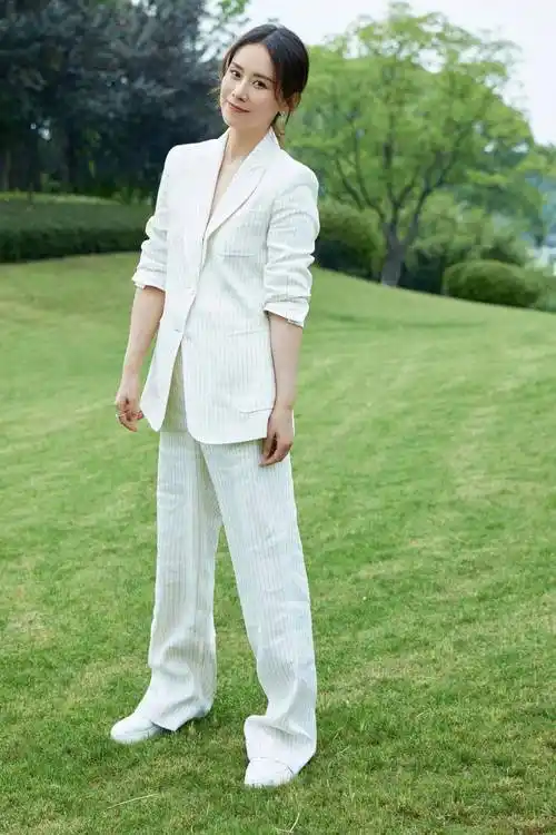 有种变美叫海清留长发扎起小翘辫甜美又减龄42岁美回24岁