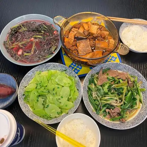 两个中年人的晚餐