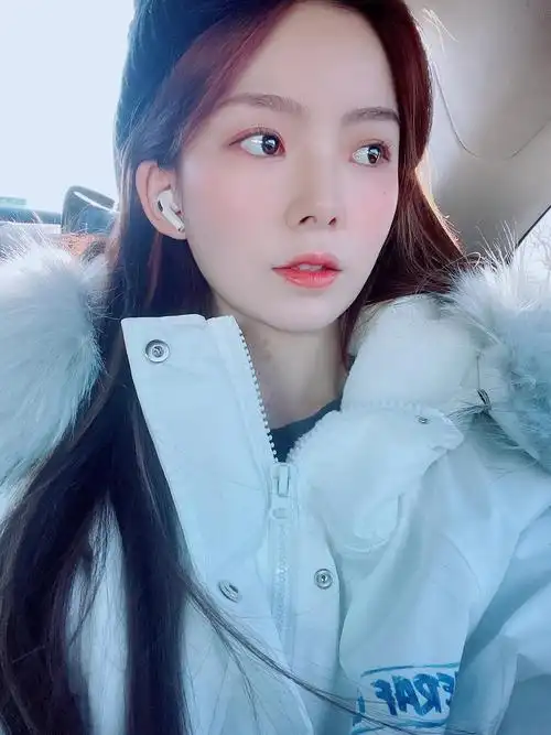 【陈卓璇】微博更新自拍