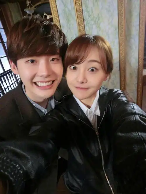 郑爽李钟硕主演新剧要播出了,网友知道后,表示十分期待