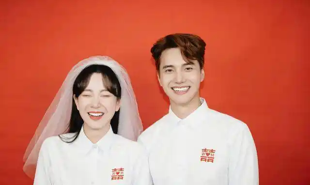 张檬终于获得幸福2月10日张檬和金恩圣在微博晒出结婚证恭喜啊