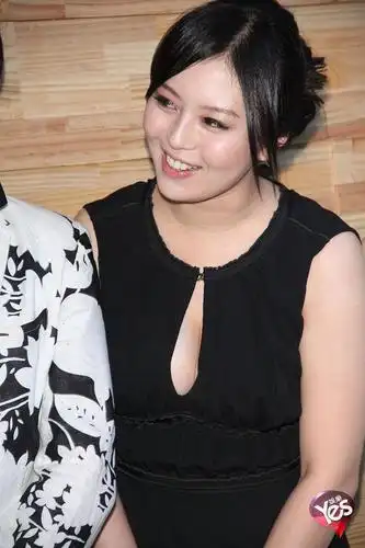 刘品言 esther liu的图片