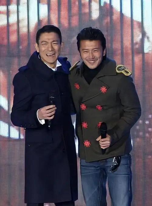 天王刘德华:坐拥上亿家产,亲姐姐咋在贫民窟住二十多年