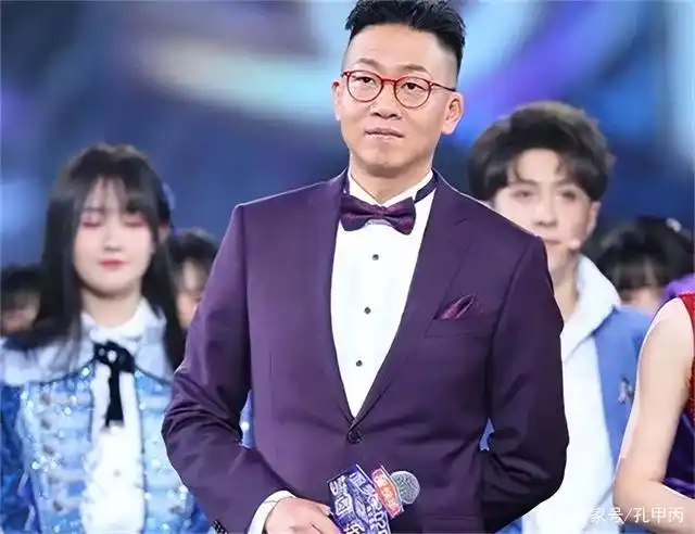 主持人林海,两任妻子都是同行,现51岁生活十分幸福