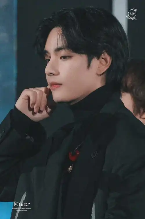 不愧是脸蛋天才金泰亨,张张都是神颜呀!