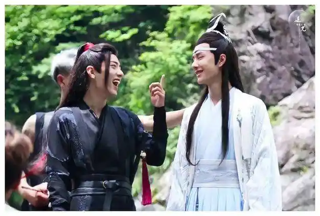 追风者收视率和网播量齐飞王一博比肖战选剧本的能力强