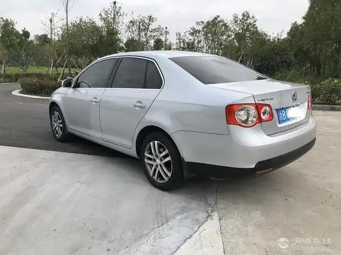 大众速腾2.0l 自动高配 3.6 万 精品车况,好车不等人