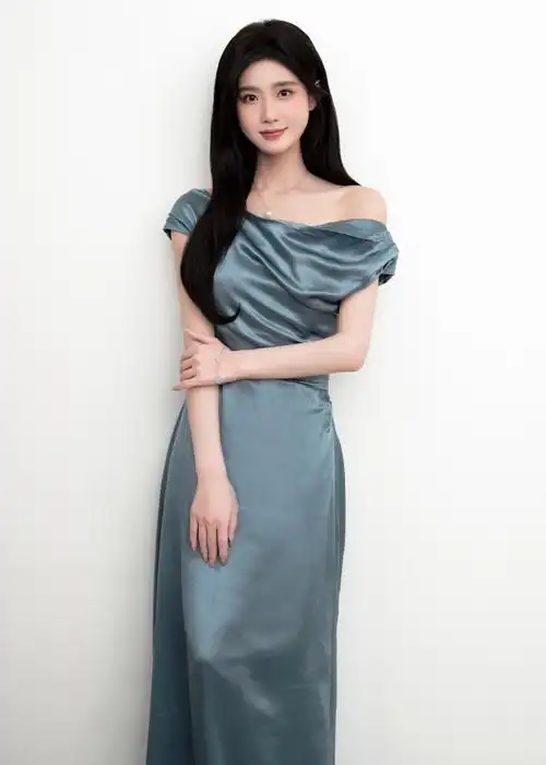 歌手,唱作人@陈意涵estelle今日《百分百歌手》舞台,正在播出78