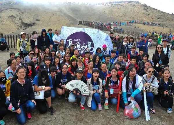 2015年8月17日《盗墓笔记》粉丝聚集长白山赴"十年之约"(图片来源