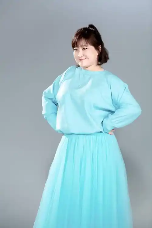 大女主都敢自己下狠手,2024年向贾玲学习变瘦,变美,暴富