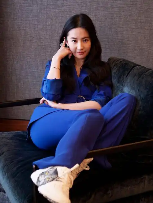 刘亦菲生图写真,高清镜头下竟然不修图,网友:女神太真实了