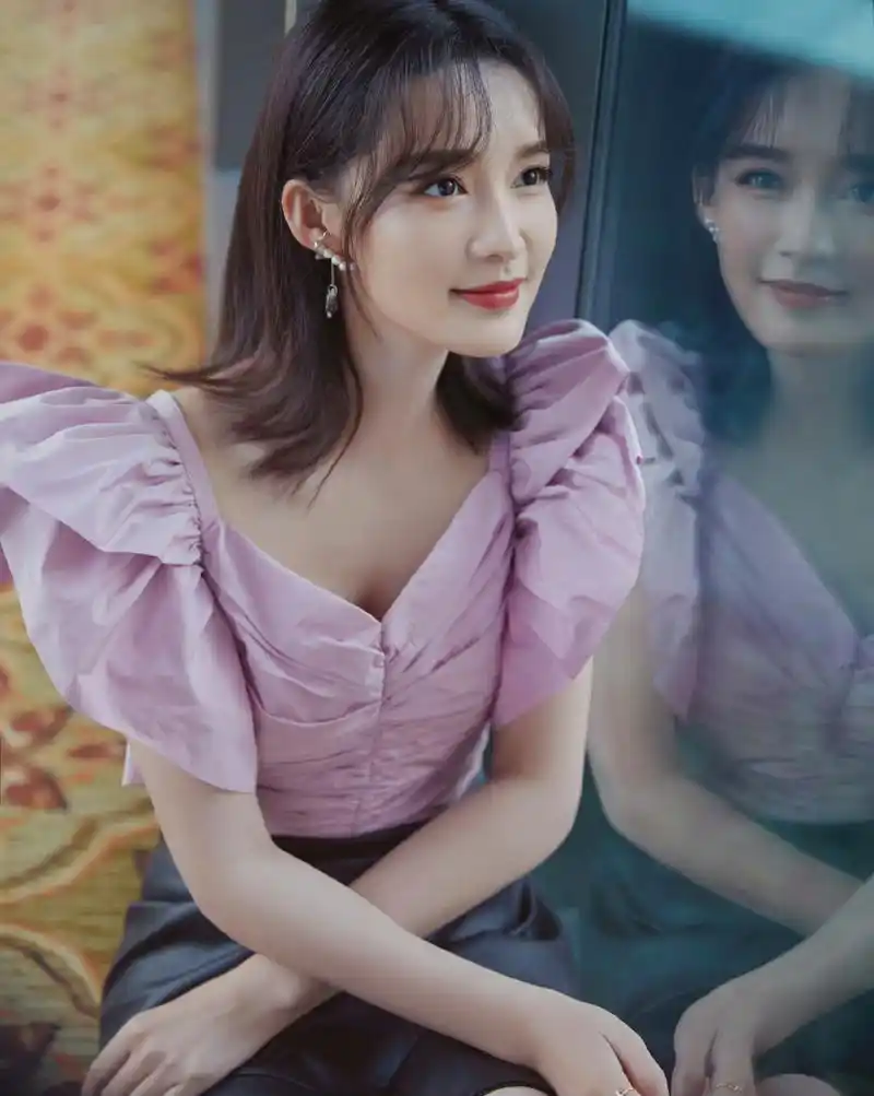 李沁和李一桐是同一类型的女星,漂亮但热度不够