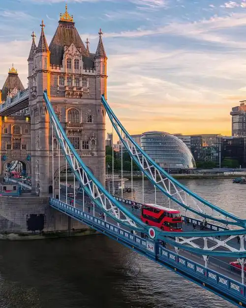 英国伦敦塔桥tower bridge红色巴士车大桥城市建筑风景钻石画