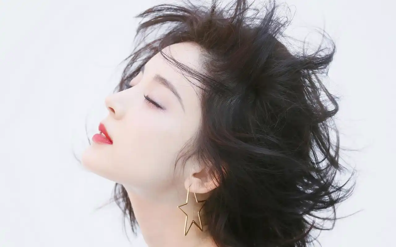 古力娜扎侧脸写真图片桌面壁纸