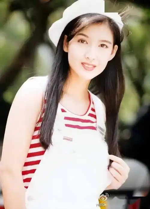 56岁玉女掌门人周慧敏素颜曝光自言崇尚自然美不喜欢p图